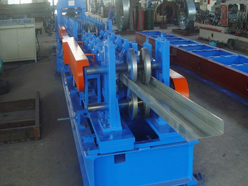 无极切断C型钢机